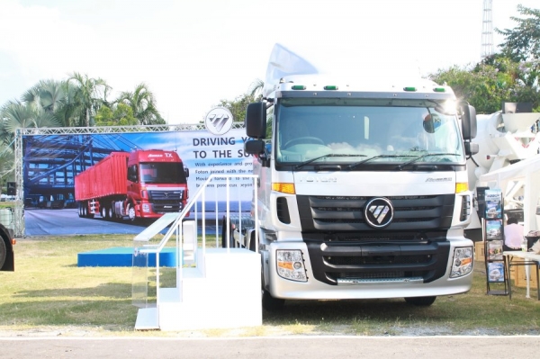 ขายหัวลากใหม่ Hino Victor  ใหม่  344/380 แรงม้ารถใหม่ ( 344 ออกรถใช้เงิน 170,000 )พร้อมประกันภัย 083-399-5040