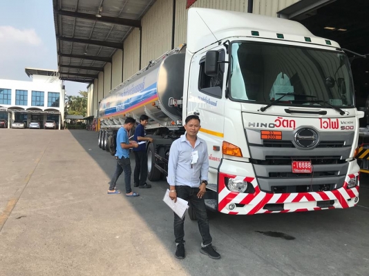 ขายหัวลากใหม่ Hino Victor  ใหม่  344/380 แรงม้ารถใหม่ ( 344 ออกรถใช้เงิน 170,000 )พร้อมประกันภัย 083-399-5040