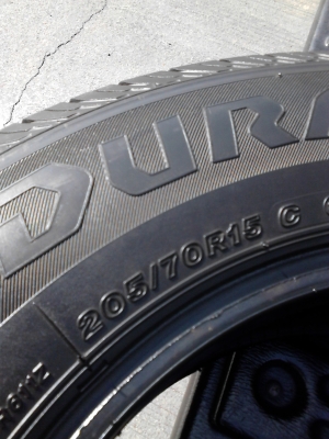 205/70R15  BRIDGESTONE DURAVIS R611 TEL.081-427-3941