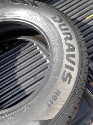 205/70R15  BRIDGESTONE DURAVIS R611 TEL.081-427-3941