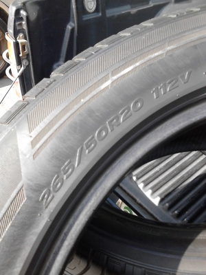 265/50R20 AURORA RADIAL RH08 MADE IN KOREA มี 2 เส้น TEL.081-427-3941 265/50R20 AURORA RADIAL RH08 MADE IN KOREA มี 2 เส้น TEL.081-427-3941