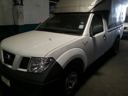 Nissan navara ตอนเดียวหลังคาประตูมิเนียม สภาพสวย รถปี 51
