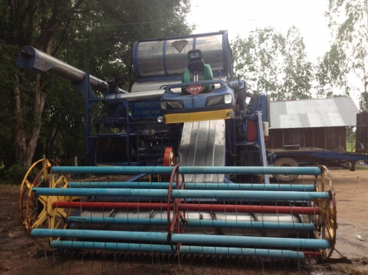 ขายด่วน! รถเกี่ยว พร้อมรถ 10 ล้อลาก อยากให้มาดูก่อน เรื่องราคาถูกใจลดสุดๆ