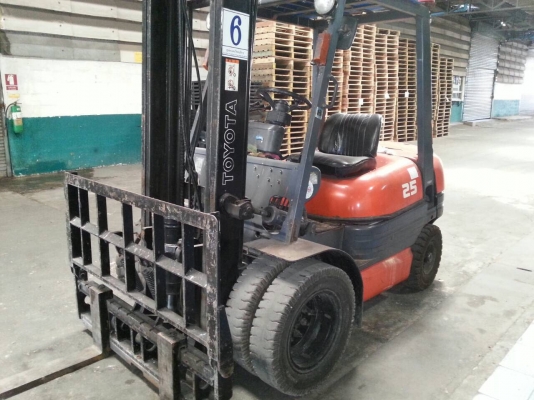 โฟคลิฟ toyota 2.5 มีตัวเท. สภาพสวย พร้อมใช้