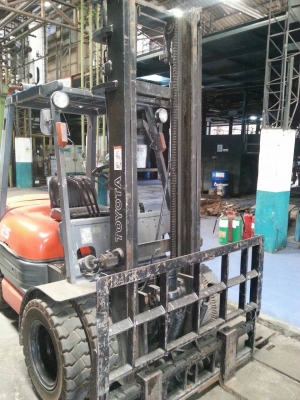 โฟคลิฟ toyota 2.5 มีตัวเท. สภาพสวย พร้อมใช้