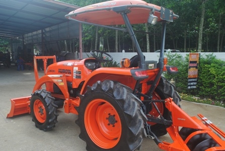 ขายรถไถ Kubota L 3608 (4WD) พร้อมดันหน้าคานบนและผานหลังตราช้าง
