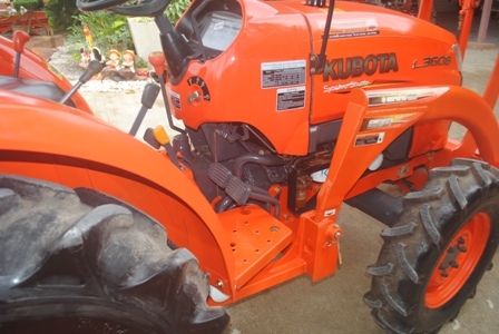 ขายรถไถ Kubota L 3608 (4WD) พร้อมดันหน้าคานบนและผานหลังตราช้าง ขายรถไถ Kubota L 3608 (4WD) พร้อมดันหน้าคานบนและผานหลังตราช้าง
