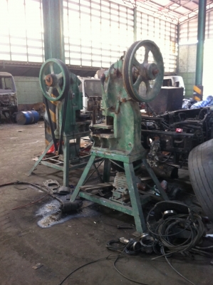 ขายเครื่องปั้มเหล็ก สภาพดีพร้อมใช้งาน 089-5512032