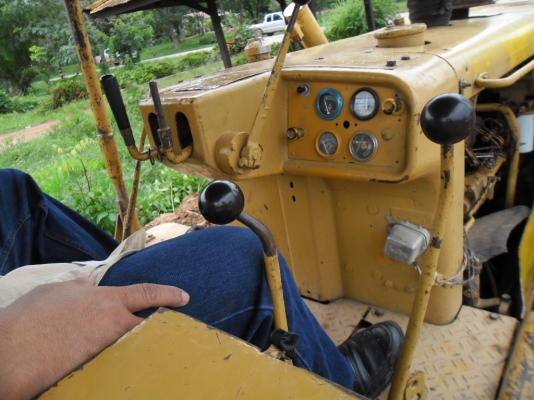 ขายรถแทรคเตอร์ CAT D5D สภาพพร้อมไช้เอกสารใบสัญญาซื้อขาย