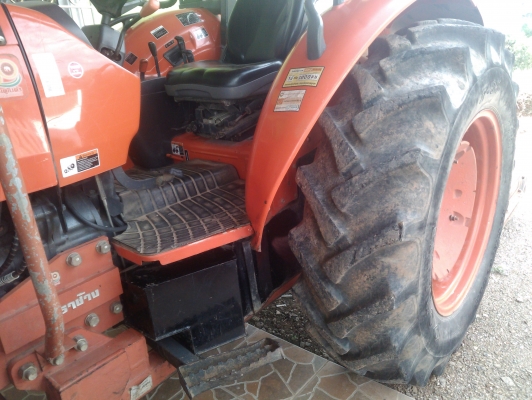 ขายรถไถคูโบต้า M7040 2เพลา สวยๆครับ มีดันหน้า ผาน3 ผาน7 ใช้งานน้อยแค่ 1400 ช.ม.เอกสารพร้อมโอน ขายรถไถคูโบต้า M7040 2เพลา สวยๆครับ มีดันหน้า ผาน3 ผาน7 ใช้งานน้อยแค่ 1400 ช.ม.เอกสารพร้อมโอน