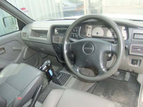 Isuzu dragon eyes 2.5 sl cab ปี 2002 Isuzu dragon eyes 2.5 sl cab ปี 2002