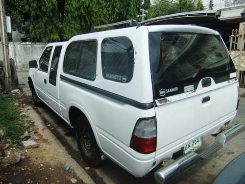 Isuzu dragon eyes 2.5 sl cab ปี 2002 Isuzu dragon eyes 2.5 sl cab ปี 2002