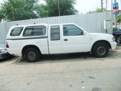 Isuzu dragon eyes 2.5 sl cab ปี 2002 Isuzu dragon eyes 2.5 sl cab ปี 2002