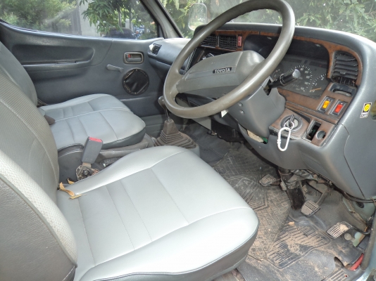 ขาย155000รถตู้ปี40สภาพดีราคาถูกพร้อมใช้งานคับ