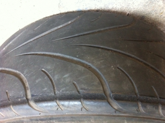 ขายยางซอฟ federal RSR 215/45/17ปี12 น่ิ่มๆ