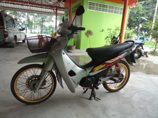 ขายถูกๆ8500บาทรถมอไซค์เวฟ สภาพสวยพร้อมใช้