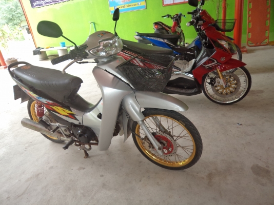 ขายถูกๆ8500บาทรถมอไซค์เวฟ สภาพสวยพร้อมใช้