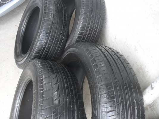 โปรแร๊ง ยางบริสโตน 215/60R16ปี11 สวยๆ 4 เส้น ราคา 1400 บาท