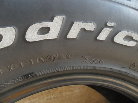 โปรแร๊ง ยางBFGoodrich 265/75R16ปี08 สวยๆ 1 คู่ ราคา 1200 บาท