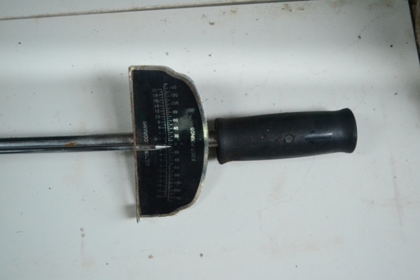 ประแจขันปอนด์