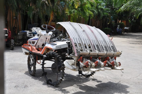 ขายรถดำนา kubota 4แถว 5แถว