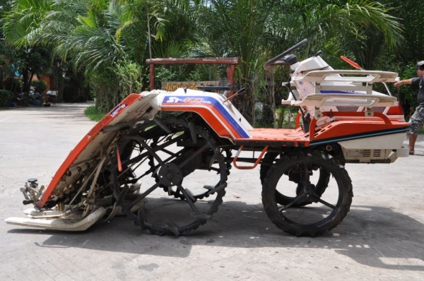 ขายรถดำนา kubota 4แถว 5แถว