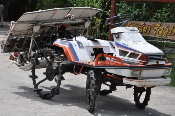 ขายรถดำนา kubota 4แถว 5แถว