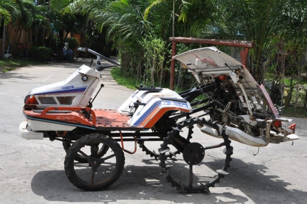 ขายรถดำนา kubota 4แถว 5แถว