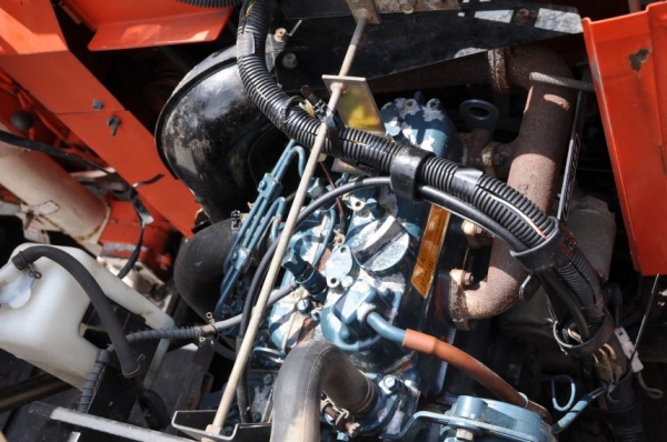 ขายรถเกี่ยว นวดข้าว kubota ดีเซล3สูบ สวยเดิมจากญี่ปุ่น 65,000เท่านั้น