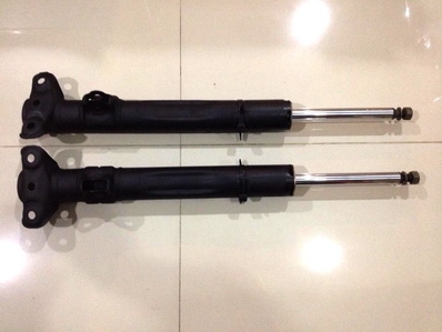 โช๊คBENZ W124 Bilstein คู่หน้าไม่รั่ว ไม่ซึม กดแกนขึ้นพร้อมกันทั้ง2ต้น ตจว ส่งได้ครับ TEL.085-150-9040..P