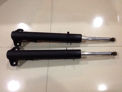 โช๊คBENZ W124 Bilstein คู่หน้าไม่รั่ว ไม่ซึม กดแกนขึ้นพร้อมกันทั้ง2ต้น ตจว ส่งได้ครับ TEL.085-150-9040..P โช๊คBENZ W124 Bilstein คู่หน้าไม่รั่ว ไม่ซึม กดแกนขึ้นพร้อมกันทั้ง2ต้น ตจว ส่งได้ครับ TEL.085-150-9040..P