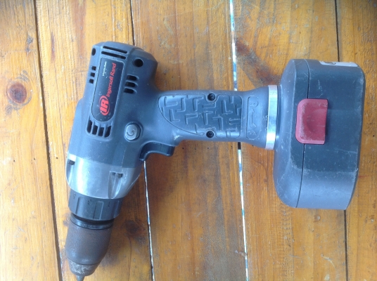 ขาย สว่านแบตเตอรี อึดๆ ขาย สว่านแบตเตอรี อึดๆ