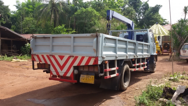 ขายรถบรรทุก 6 ล้อ ติดเครน3ตัน 3 ปอก อิซูซุ160 สภาพพร้อมใช้งาน  K.อู๊ด 081-2995537