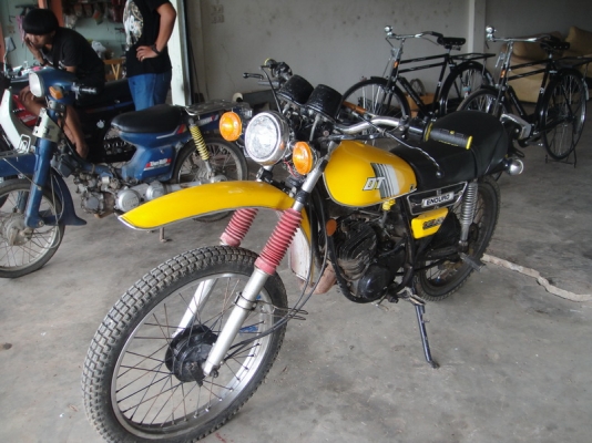 ขาย DT 100 สีเหลือง มีทะเบียน ขาย DT 100 สีเหลือง มีทะเบียน