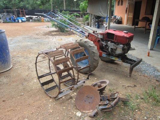 ขาย 14,000 บาท  ยันม่าต์    10 .5  แรง   โคลง  2 เกียร์