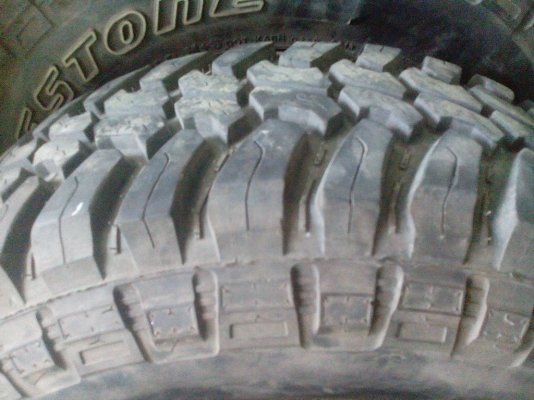 ขายยางMud  265/75/16 ปี 13 พร้อมล้อสวยๆเลยครับ