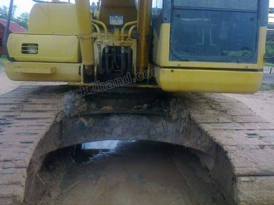 รถแบคโฮ KOMATSU PC200 รุ่น7 รถแบคโฮ KOMATSU PC200 รุ่น7