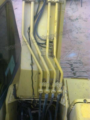 รถแบคโฮ KOMATSU PC200 รุ่น7 รถแบคโฮ KOMATSU PC200 รุ่น7