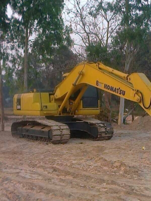 รถแบคโฮ KOMATSU PC200 รุ่น7