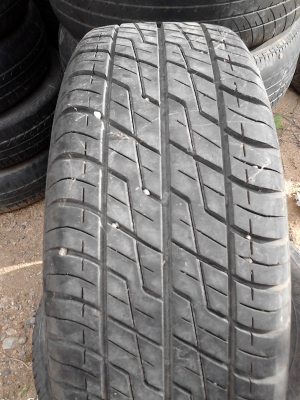 215/65R15  BRIDGESTONE  LEO 627  มี 2 เส้น โทร.081-427-3941