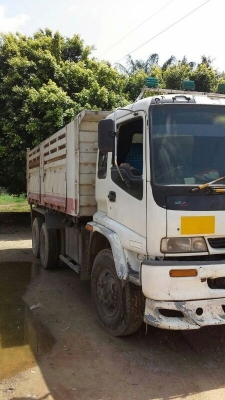 รถอีซูซุ 10 ล้อดั้ม 270 แรงม้า. ปี 44  ( ขายแม่ , ลูก )  สนใจติดต่อ  081 - 6079515