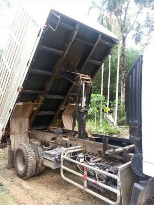 รถฮีโน่ 6 ล้อดั้ม 175 แรงม้า. ปี 54.  ( รถวิ่ง 77,xxx กม. )   สนใจติดต่อ 081 - 6079515