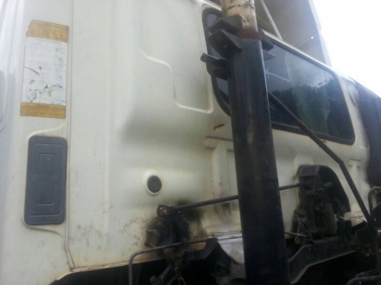 รถฮีโน่ 10 ล้อ หัวลาก 260 แรงม้า. ปี 46.  ( ขายแม่ , ลูก )  สนใจติดต่อ 081 - 6079515