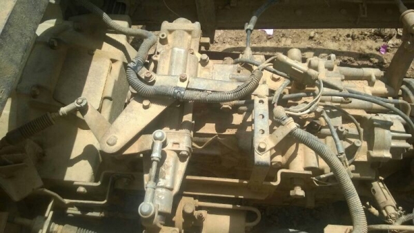 รถอีซูซุ 10 ล้อดั้ม 200 แรงม้า. ปี 48.  สนใจติดต่อ 081 - 6079515