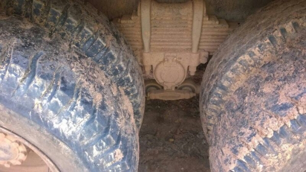 รถอีซูซุ 10 ล้อดั้ม 200 แรงม้า. ปี 48.  สนใจติดต่อ 081 - 6079515