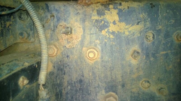 รถอีซูซุ 10 ล้อดั้ม 200 แรงม้า. ปี 48.  สนใจติดต่อ 081 - 6079515