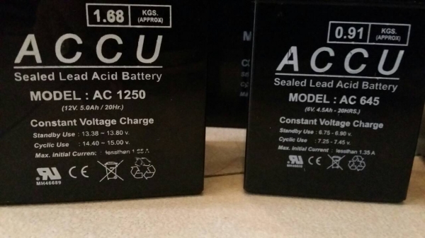 ขายแบตแห้งใช้กับเจ็ทสกี , UPS , Emergency Light  ,ราคาถูก มีหลายขนาดโทรสอบถามก่อนได้ครับ
