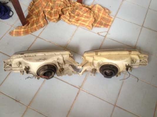 ไฟหน้า E CAR STANLEYแท้โคมเป็นกระจกสภาพดี