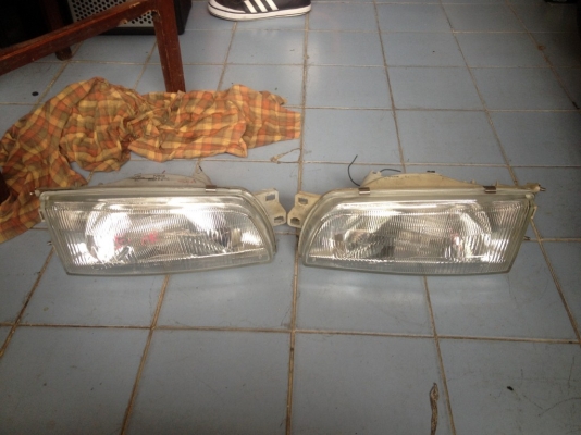 ไฟหน้า E CAR STANLEYแท้โคมเป็นกระจกสภาพดี