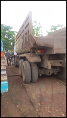 สิบล้อ UD CW430 กระบะท้องเรือดั้ม